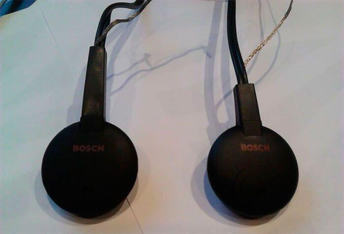 Внешний вид антенны Bosch Autofun Pro подделки (слева) и оригинала (справа)