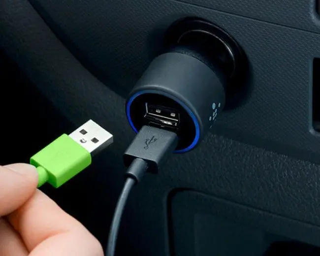 USB-устройство для зарядки телефона в машине